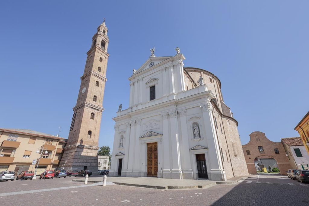 Chiesa Arcipretale di S. Antonino Martire e campanile di Ficarolo